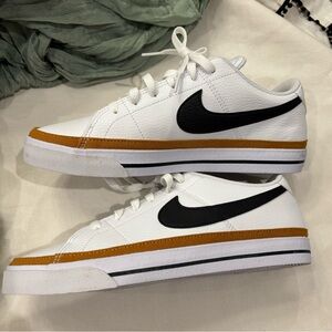 Nike Court Legacy NN Men’s White Black Gum Sneakers Size 8.5 New